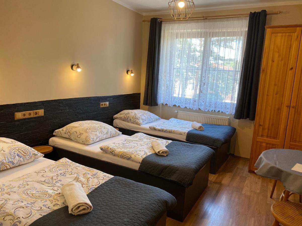 Penzion Pri Kastieli Bratislava Exteriör bild