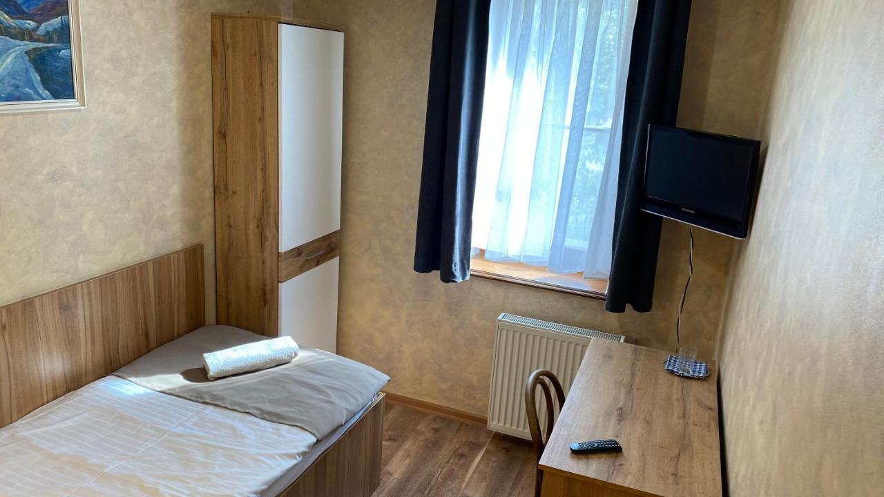Penzion Pri Kastieli Bratislava Exteriör bild