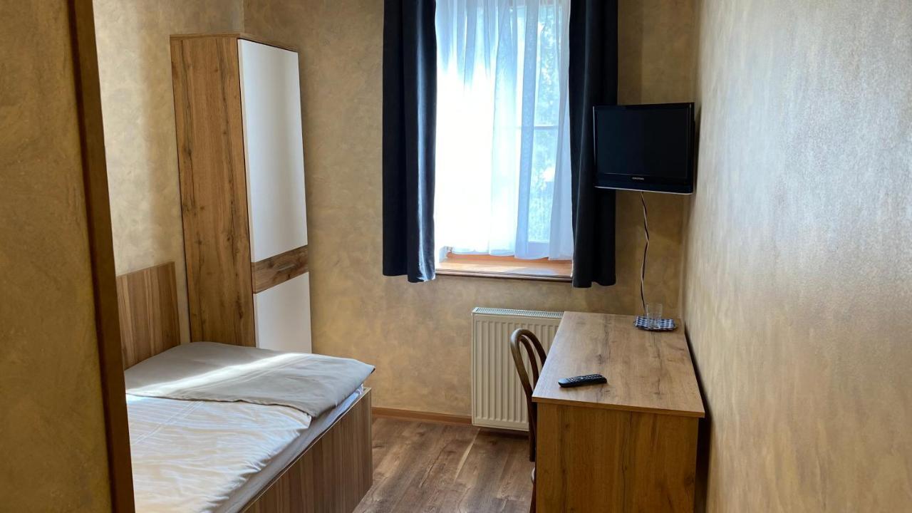 Penzion Pri Kastieli Bratislava Exteriör bild