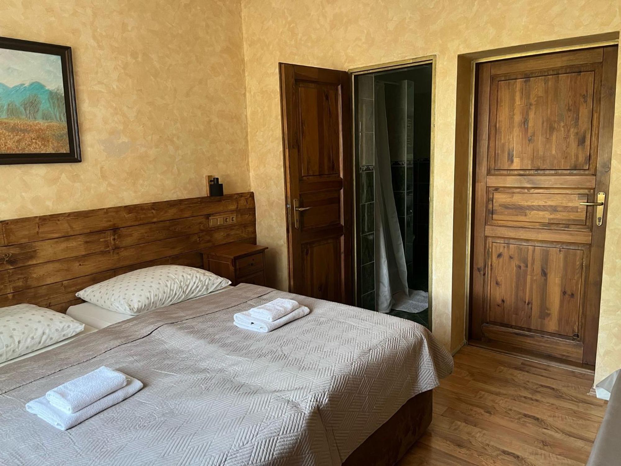 Penzion Pri Kastieli Bratislava Exteriör bild