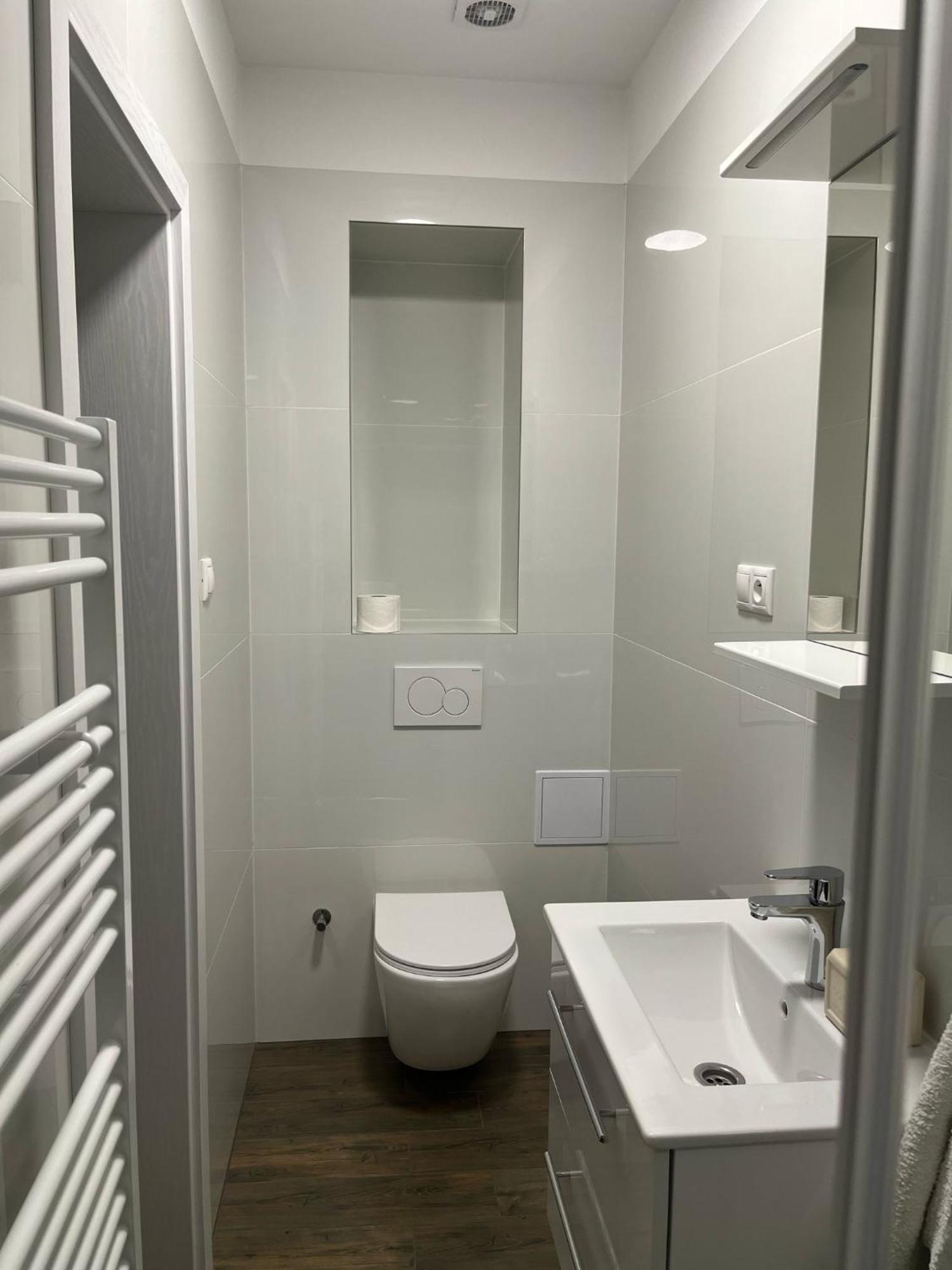 Penzion Pri Kastieli Bratislava Exteriör bild