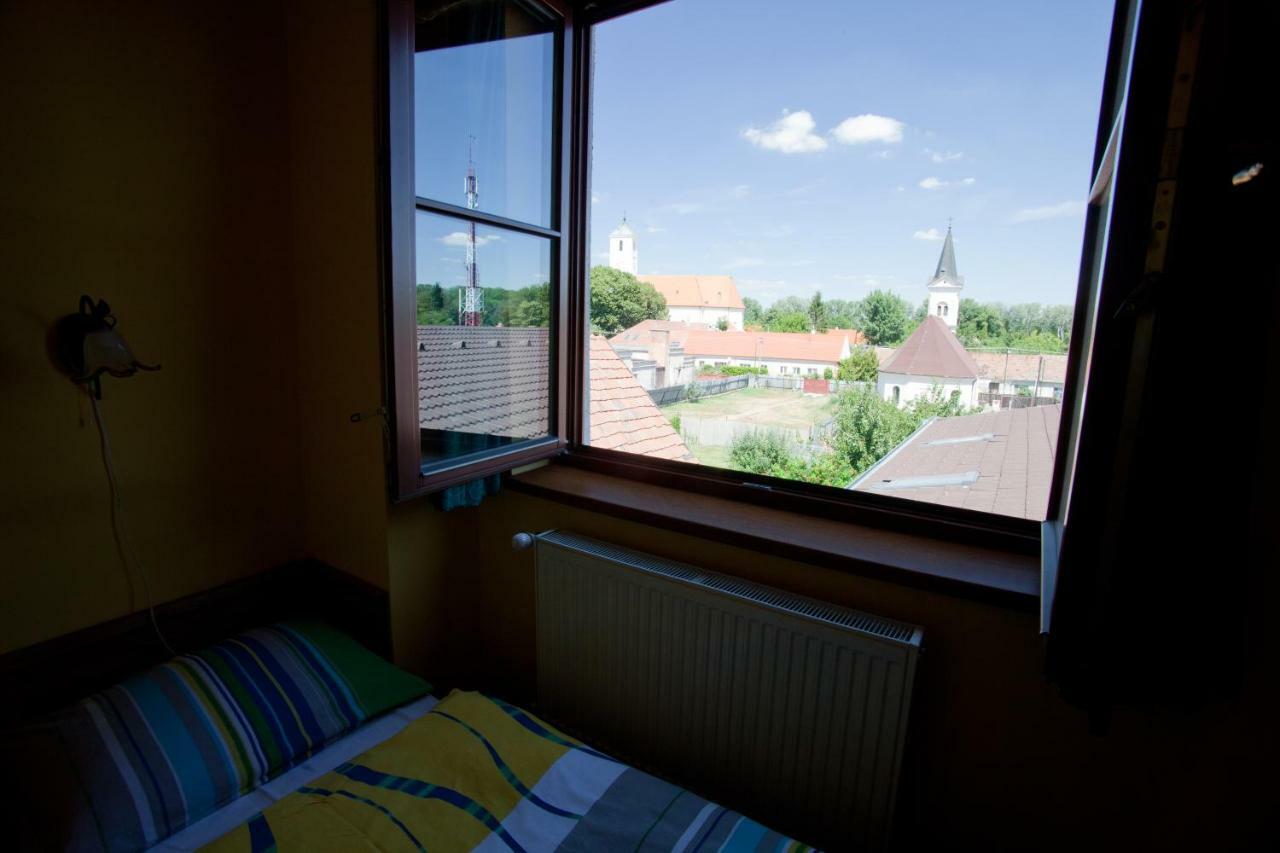 Penzion Pri Kastieli Bratislava Exteriör bild